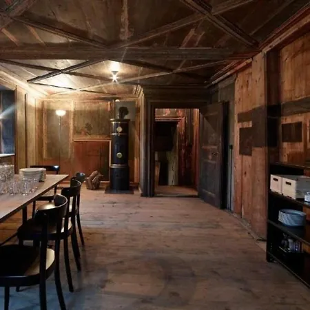 Apartment Turalihus Oben 2obergeschoss - Ferien Im Baudenkmal *